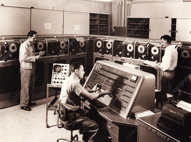 UNIVAC 1 - John William Mauchly y John Presper Eckert