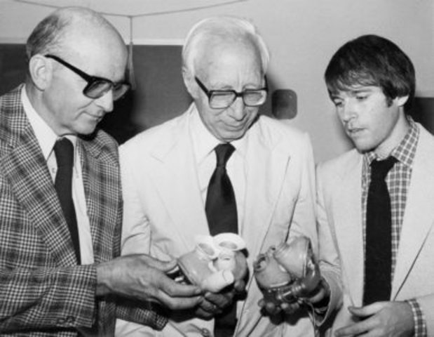 veterinarian Don Olsen,medical engineer Robert Jarvik, surgeon Dr. William DeVries  join Dr. Kolff’s team