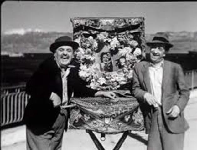 Jobs from the past-playing music with laterna