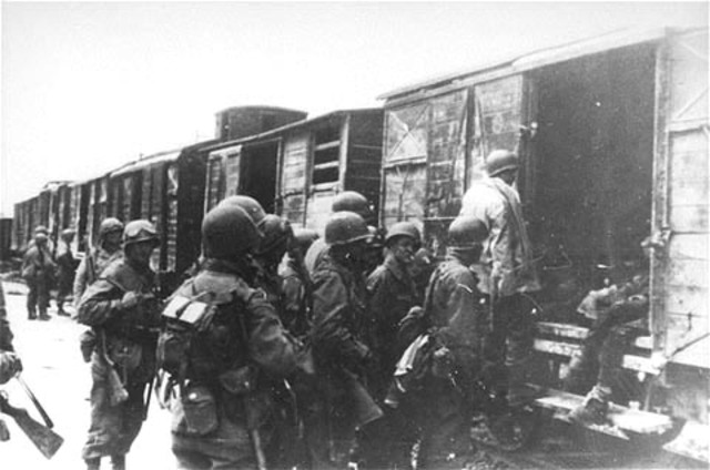 Vladek is sent to Dachau