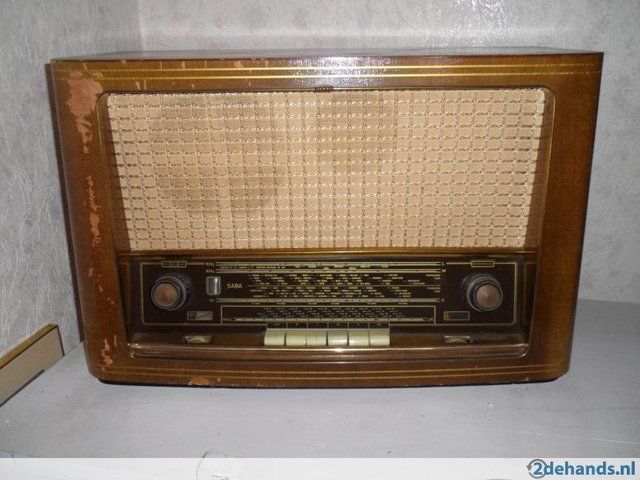 de eerste radio