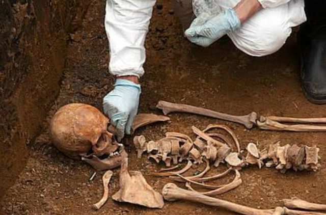 HOMBRE DE LAURICOCHA