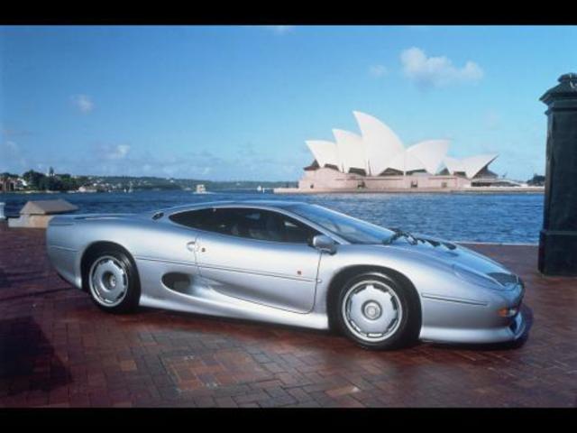 Jaguar XJ220