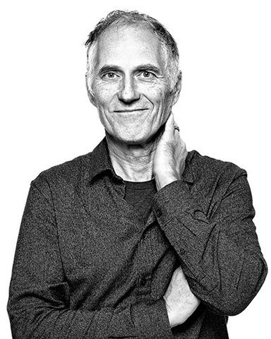 Tim O'Reilly coins term web 2.0 tools