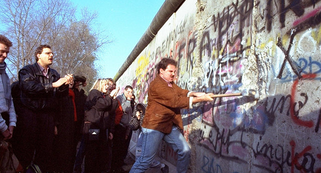 La caída del muro de Berlín.