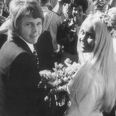 Agnetha got married to Björn