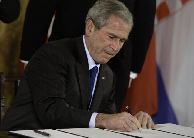 IDEA 2004 signed into law