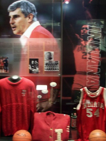 Bob Knight is inducted into the Hall of Fame