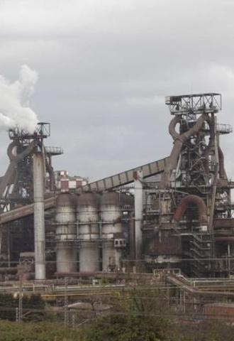 Construcción de altos hornos en Málaga.