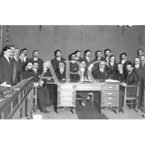 Creación Instituto Reformas Sociales