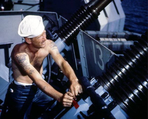 Los Soldados Hacen Los Jeans Ocasionales Populares