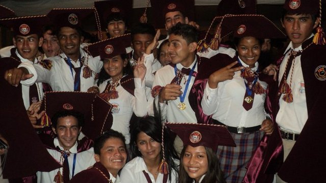 Culmine mis estudios secundarios en la Unidad Educativa Marìa Auxiliadora (Pedernales)