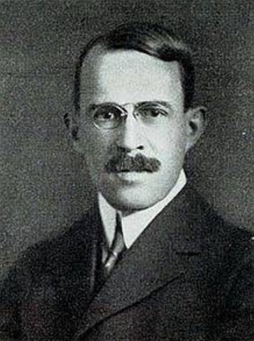 Morris Lewellin Cooke promueve la aplicación de la administración científica