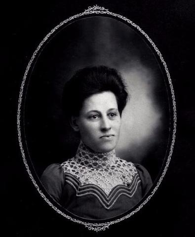 Lulu C. Graves