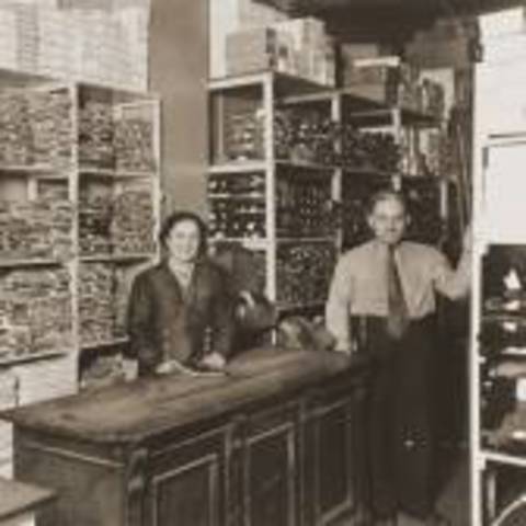 Closing Jewish Stores