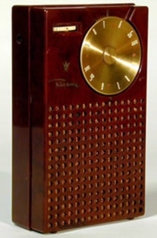 LA PRIMERA RADIO DE TRANSISTORES