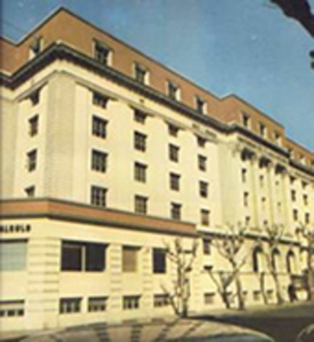 Sanción de la ley 14.855: Desvinculación de la UON con respecto a la CNAOP; y adquiere el nombre de "Universidad Tecnológica Nacional".