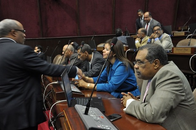 Primera lectura de la reforma aprobada al artículo 16 constitucional