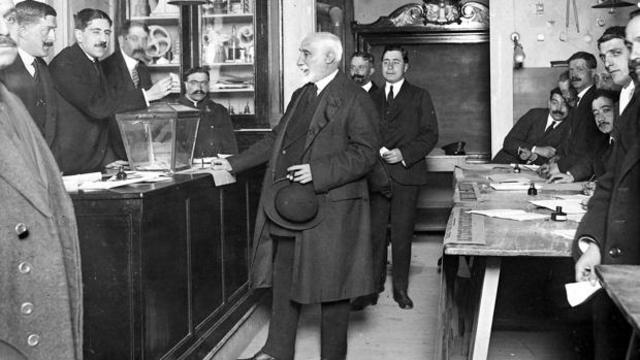 Dimisión de Antonio Maura