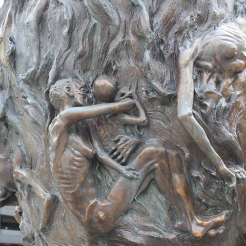 The Jewish synagogue is destroyed