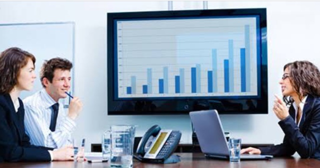 Mario Compean Toledo colabora para desarrollar un proyecto de Auditoría Administrativa por computadora