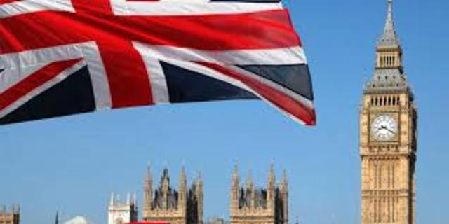 Florence regresa a Inglaterra como una heroína