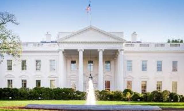 1993 Los gobiernos se unen a Internet