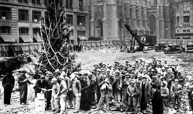Christmas tree tradition starts at Rockerfeller