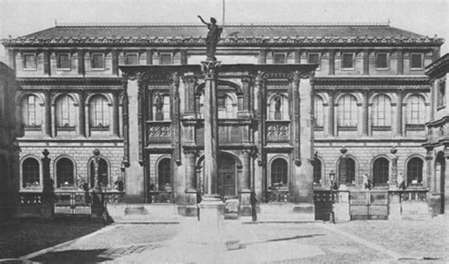 Attended the prestigious École des Beaux-Arts