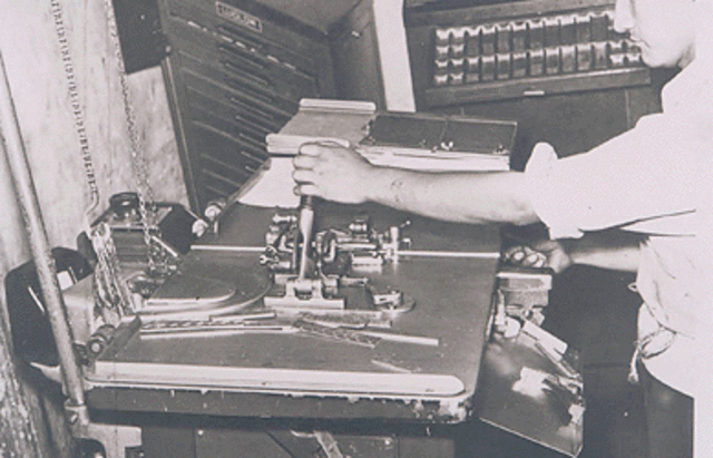 Se mejora la composición tipográfica con la introducción de la maquina Ludow