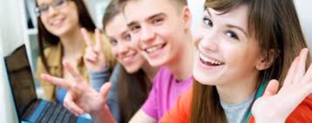 Adolescencia (12 a 18 años) Identidad frente a confusión de roles (erikson))