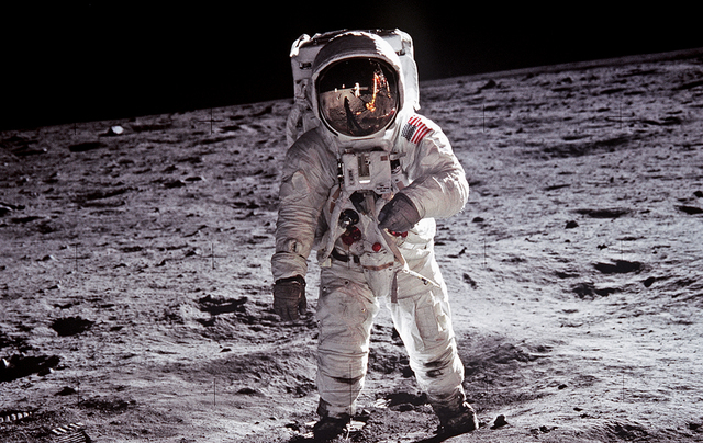 Armstrong pisa la Luna