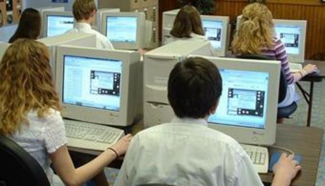 Creación de los sistemas universitarios a distancia