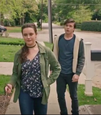 Simon apologizes to Leah