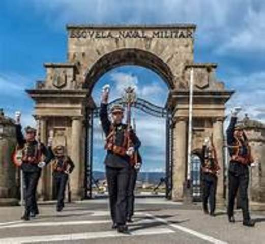 Se inagura la escuela naval militar