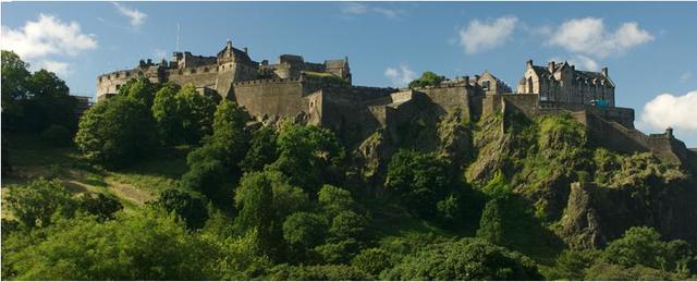 The English burn the city