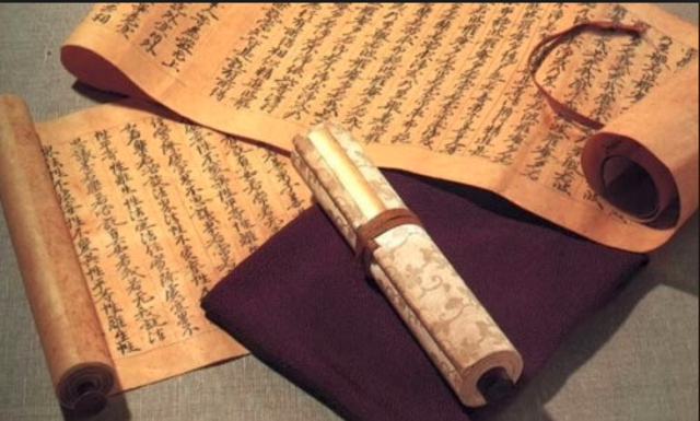 Los Chinos inventan el papel