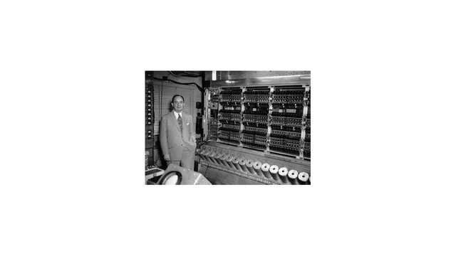 ENIAC (Electronical Numerical Integral and Calculator).