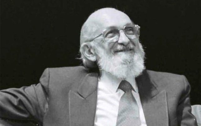 Paulo Freire