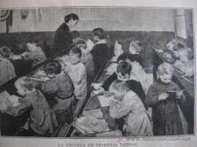 Se establece la educación primordial por parte del estado y su gratuidad