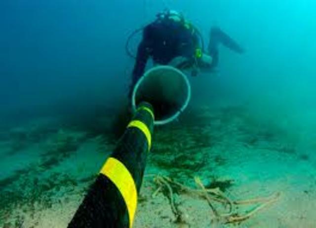 Conexión regular permanente por un cable submarino entre América y Europa y
