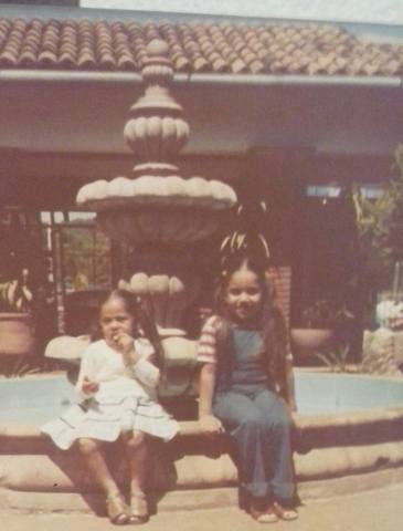 con mi hermana pequeña