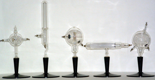 Tubo de Crookes - William Crookes