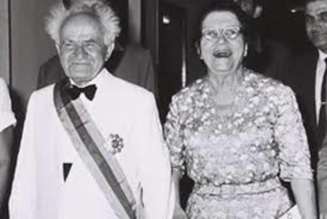 נשא לאישה את פאולינה מונבז