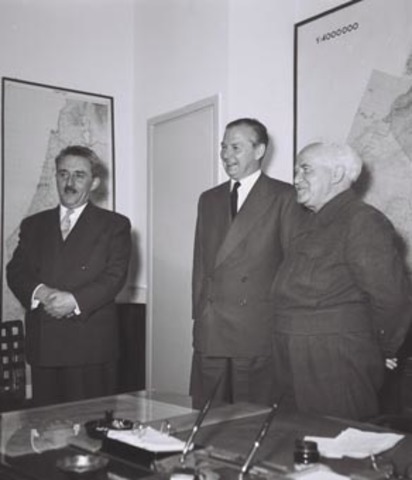 חזרה לממשלה