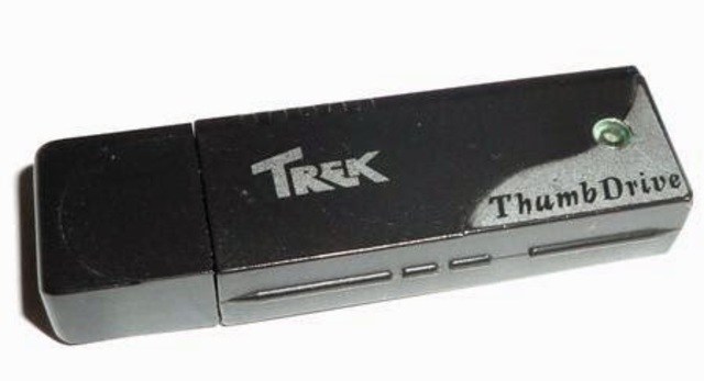 USB Primera generación - Trek Technology e IBM