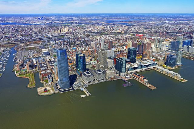 New Jersey colony founded