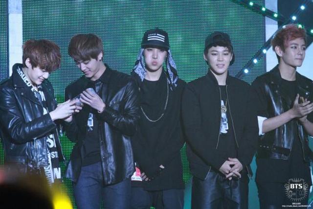 BTS recibe su primer premio