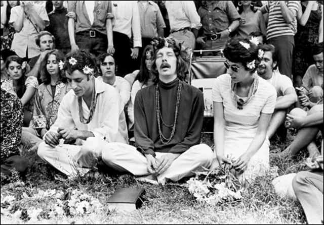 Anti war protests in NY (25,000 people on 5th Ave.)