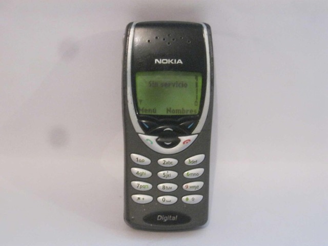 NOKIA 8260